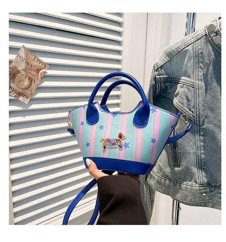 Colorful hand-held bucket bag with puppy pattern