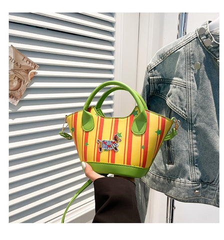 Colorful hand-held bucket bag with puppy pattern